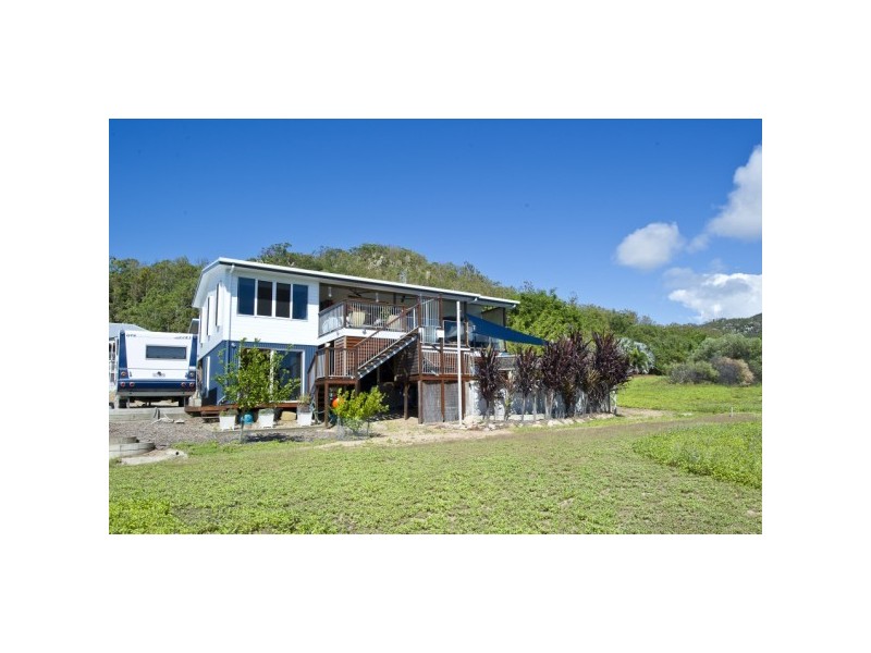 19 Wallaby Way HORSESHOE BAY, Magnetic Island QLD 4819