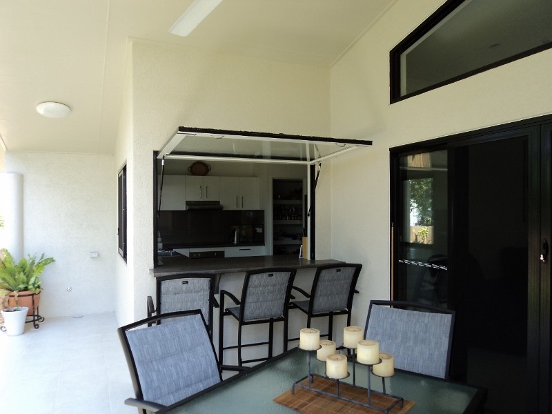 1-2/52A Philp Street, Hermit Park QLD 4812