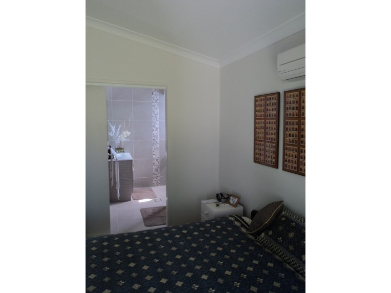 1-2/52A Philp Street, Hermit Park QLD 4812