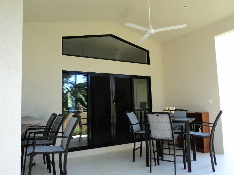 1-2/52A Philp Street, Hermit Park QLD 4812