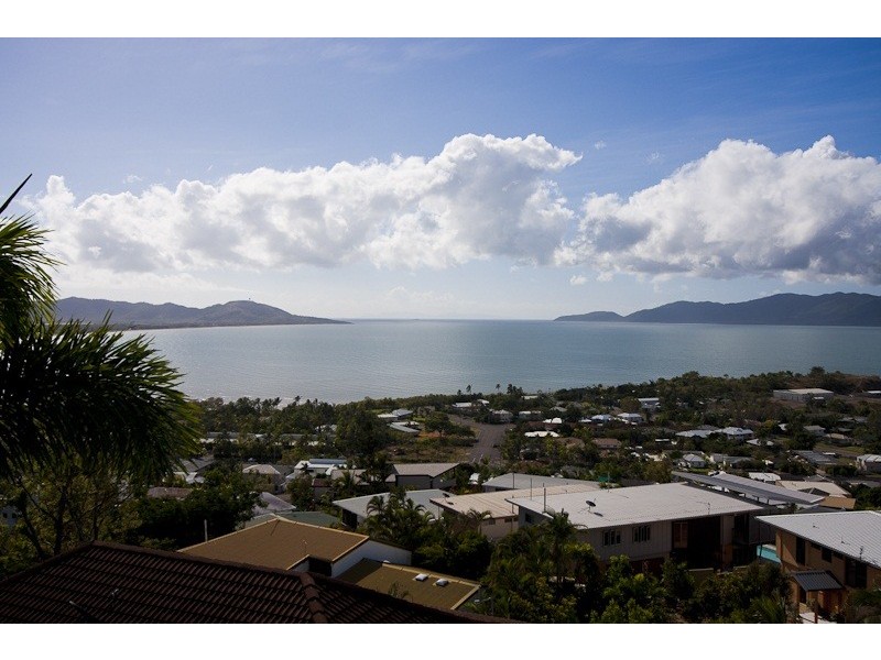 27 Yarrawonga Drive, Castle Hill QLD 4810