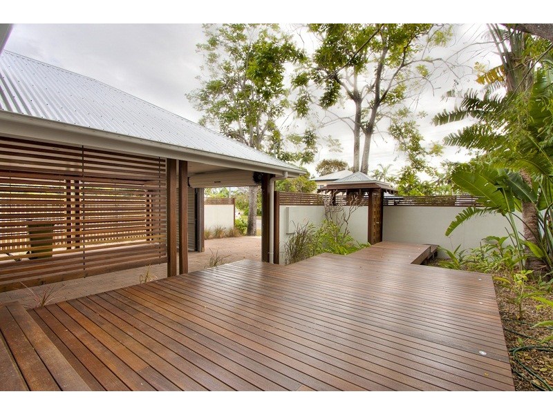 16  Hayes Street, North Ward QLD 4810