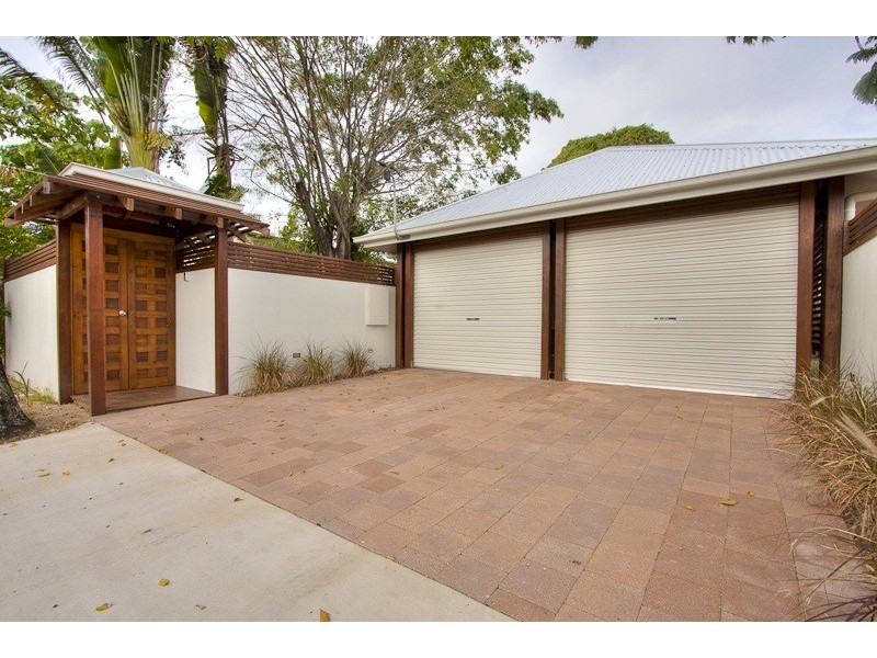 16  Hayes Street, North Ward QLD 4810