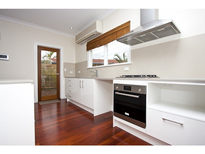 16  Hayes Street, North Ward QLD 4810