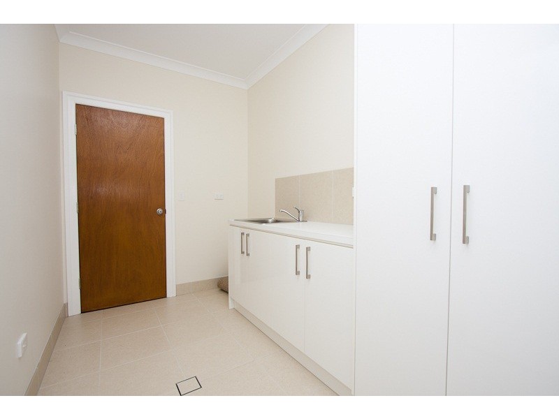 16  Hayes Street, North Ward QLD 4810