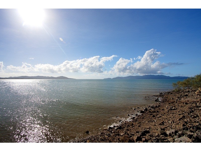 16  Hayes Street, North Ward QLD 4810