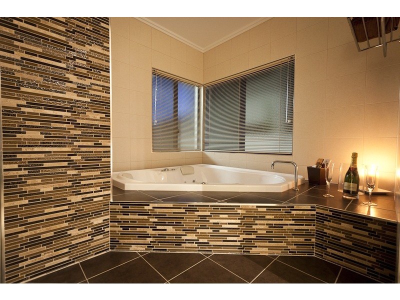 3 Waterfront Parade, Idalia QLD 4811