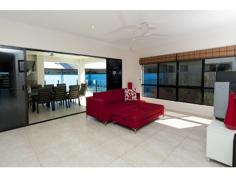 3 Waterfront Parade, Idalia QLD 4811