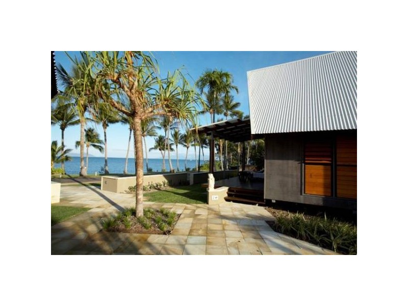 8/9 The Esplanade, Nelly Bay, Magnetic Island QLD 4819