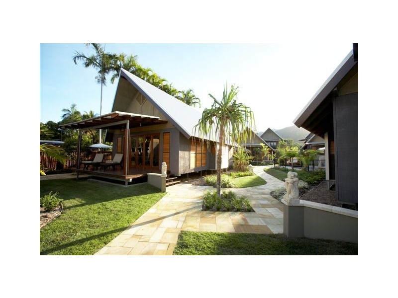 8/9 The Esplanade, Nelly Bay, Magnetic Island QLD 4819