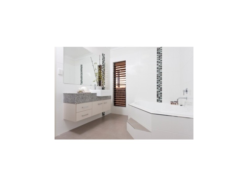 12 Cromwell Court, Mount Louisa QLD 4814