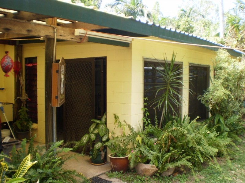 16 Turnbridge Street Nelly Bay, Magnetic Island QLD 4819