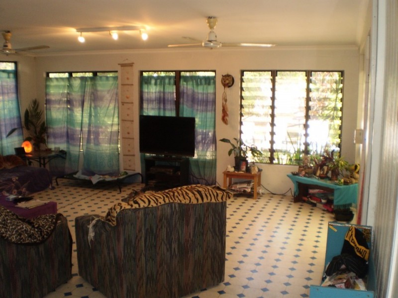 16 Turnbridge Street Nelly Bay, Magnetic Island QLD 4819