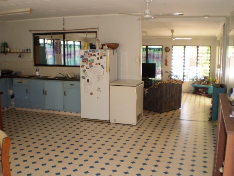 16 Turnbridge Street Nelly Bay, Magnetic Island QLD 4819
