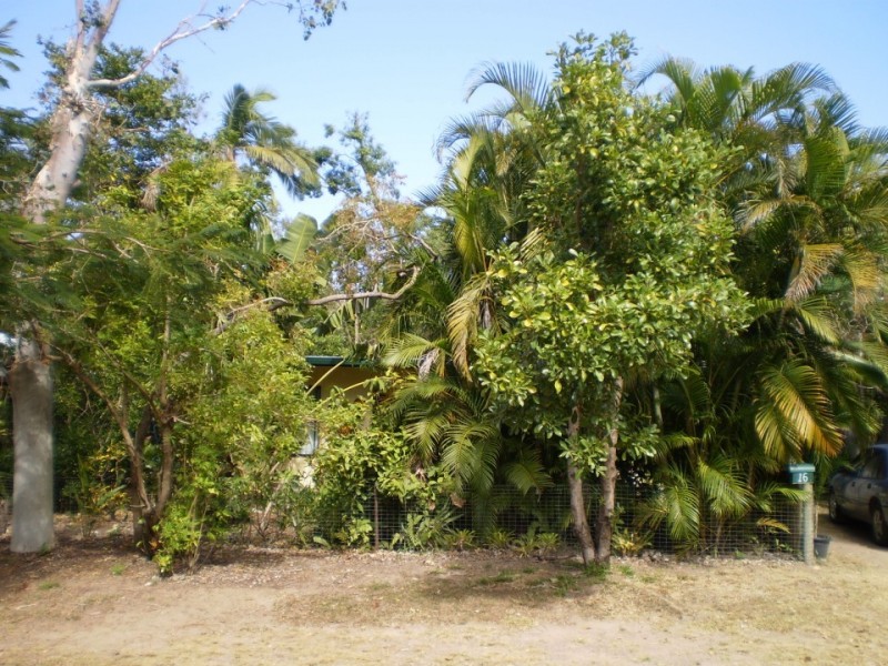 16 Turnbridge Street Nelly Bay, Magnetic Island QLD 4819