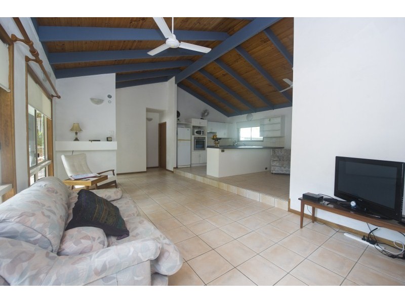 4 Rintoul Court HORSESHOE BAY, Magnetic Island QLD 4819