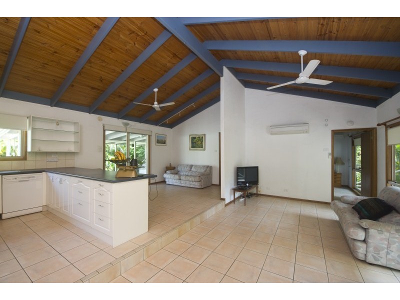 4 Rintoul Court HORSESHOE BAY, Magnetic Island QLD 4819