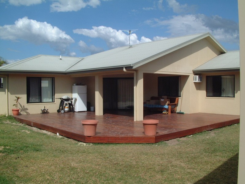 99 Thorn Street, Mount Louisa QLD 4814