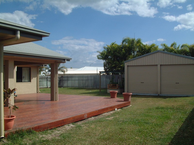 99 Thorn Street, Mount Louisa QLD 4814