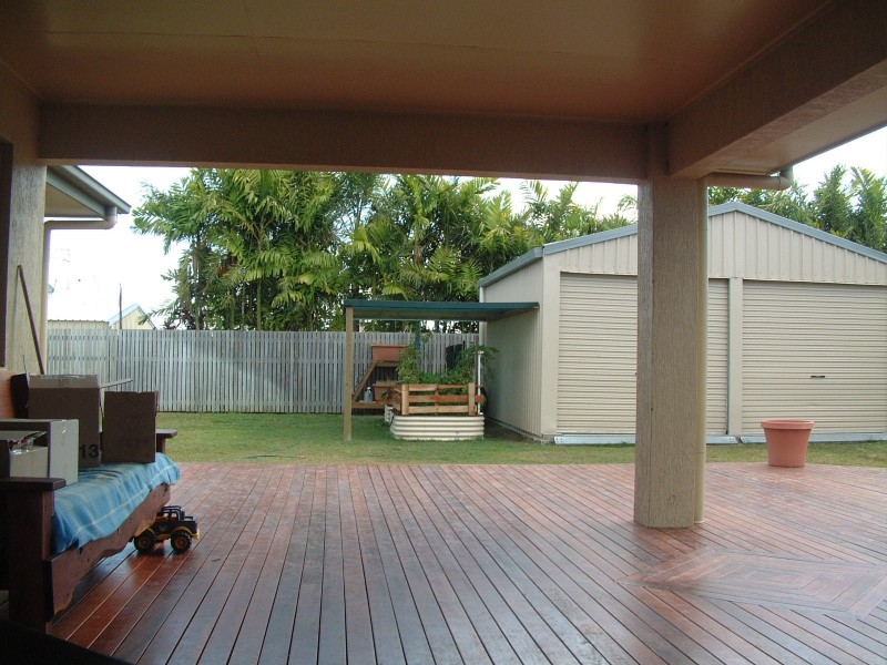 99 Thorn Street, Mount Louisa QLD 4814