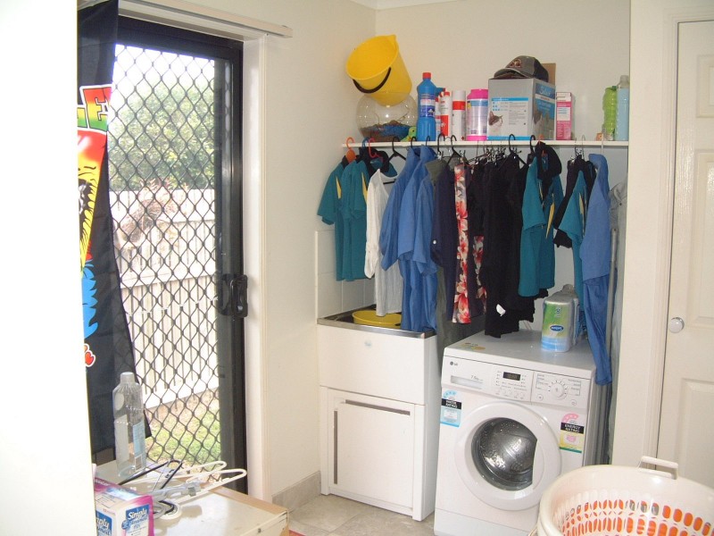 99 Thorn Street, Mount Louisa QLD 4814