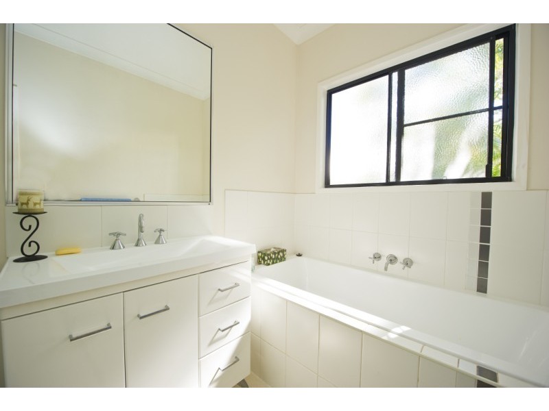 33 Yates Street NELLY BAY, Magnetic Island QLD 4819