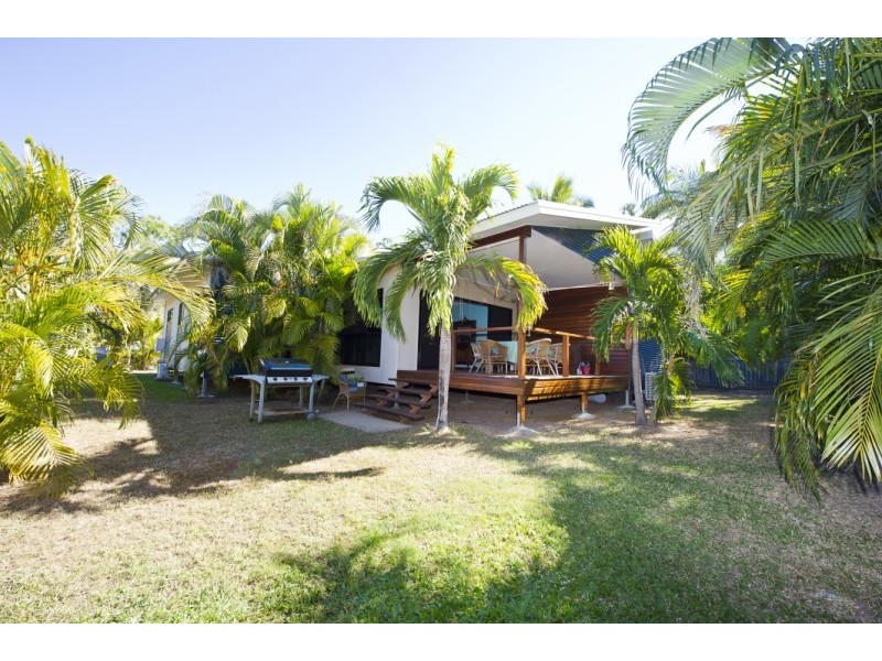 33 Yates Street NELLY BAY, Magnetic Island QLD 4819
