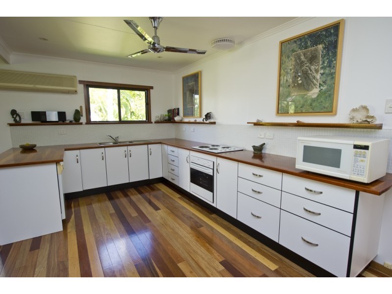 4 Birt Street Picnic Bay, Magnetic Island QLD 4819