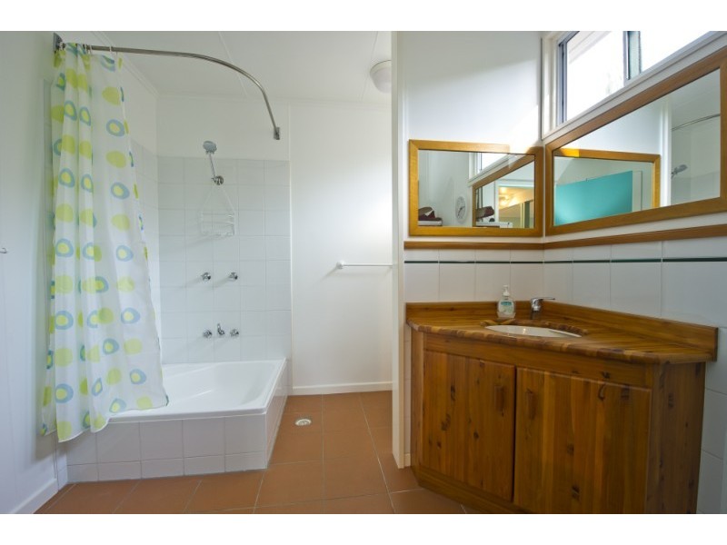 4 Birt Street Picnic Bay, Magnetic Island QLD 4819