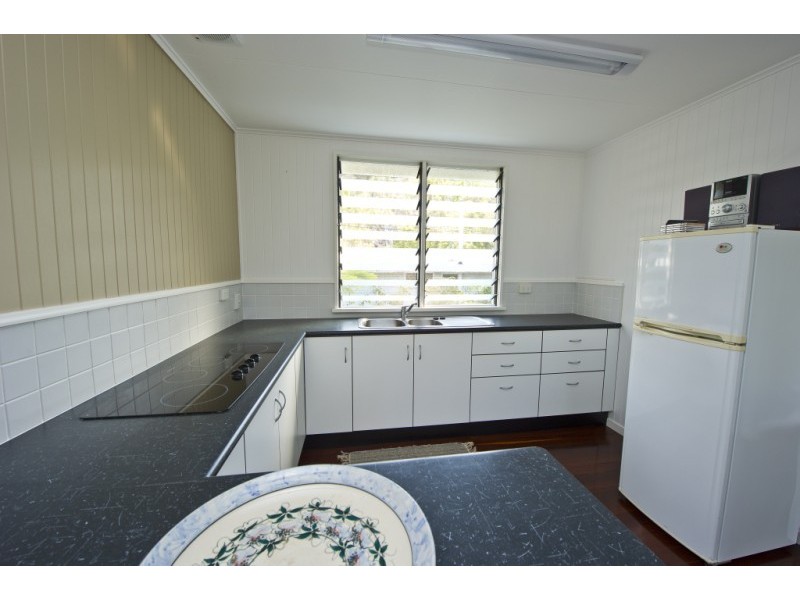4 Birt Street Picnic Bay, Magnetic Island QLD 4819
