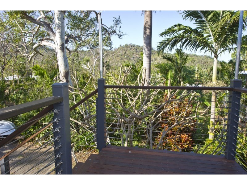 4 Birt Street Picnic Bay, Magnetic Island QLD 4819