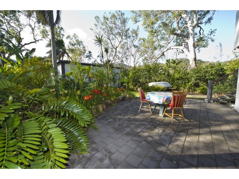 4 Birt Street Picnic Bay, Magnetic Island QLD 4819