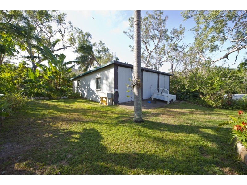 4 Birt Street Picnic Bay, Magnetic Island QLD 4819