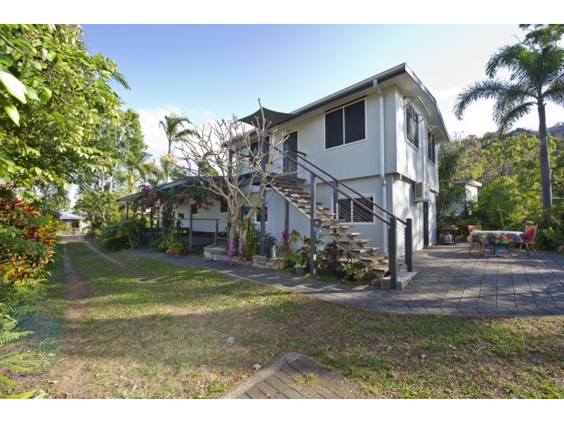 4 Birt Street Picnic Bay, Magnetic Island QLD 4819
