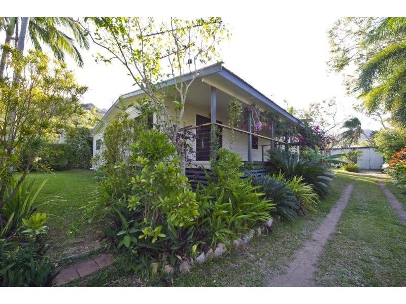4 Birt Street Picnic Bay, Magnetic Island QLD 4819