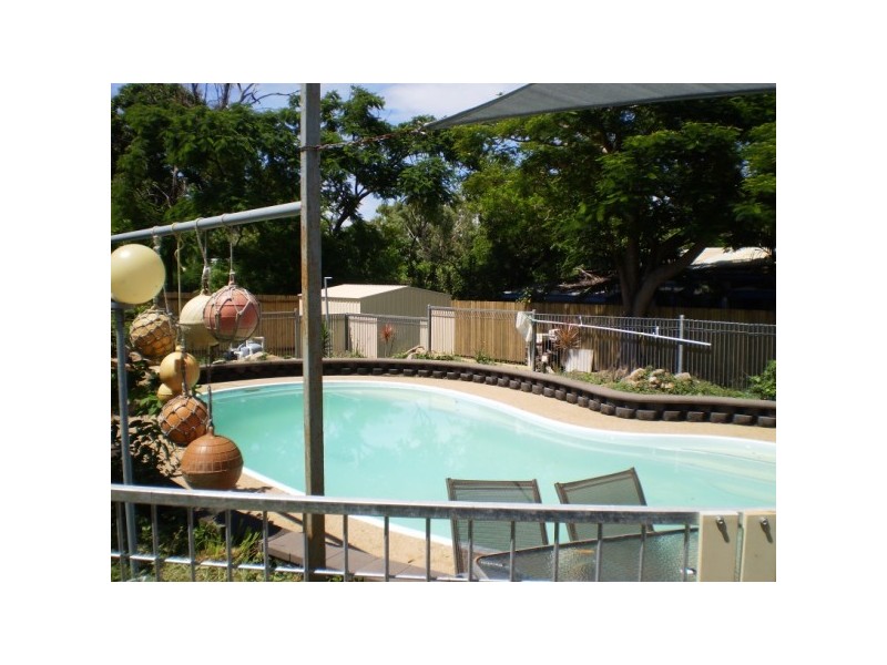 47 Wansfell St Picnic Bay, Magnetic Island QLD 4819