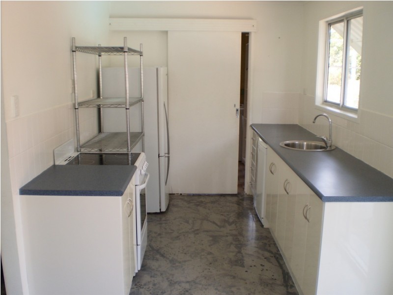 47 Wansfell St Picnic Bay, Magnetic Island QLD 4819