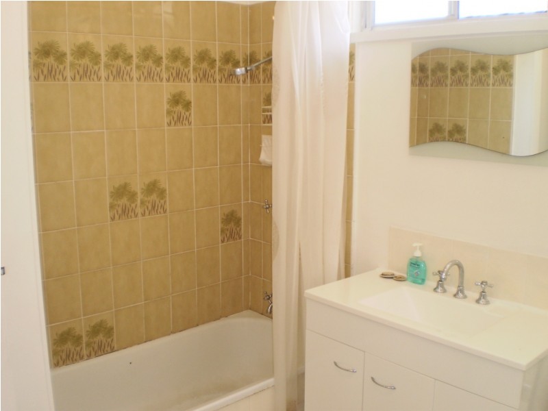 47 Wansfell St Picnic Bay, Magnetic Island QLD 4819