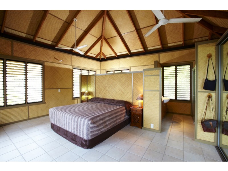 12 Henry Lawson Street HORSESHOE BAY, Magnetic Island QLD 4819