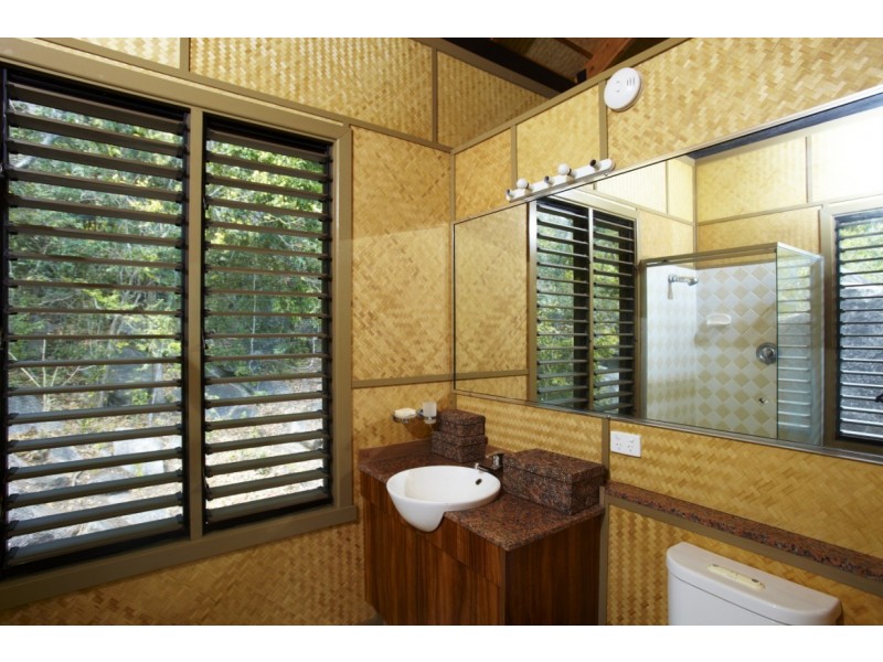 12 Henry Lawson Street HORSESHOE BAY, Magnetic Island QLD 4819