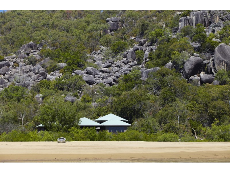 12 Henry Lawson Street HORSESHOE BAY, Magnetic Island QLD 4819