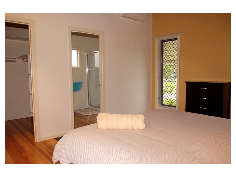 12 Bayside Court  HORSESHOE BAY, Magnetic Island QLD 4819