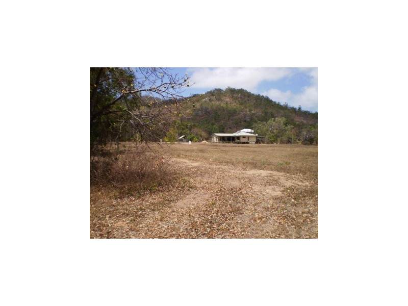 10 Wallaby Way  Horseshoe Bay, Magnetic Island QLD 4819