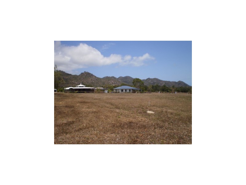 10 Wallaby Way  Horseshoe Bay, Magnetic Island QLD 4819