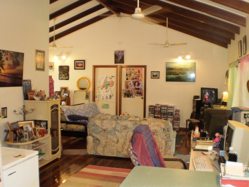 25 Yates Street  Nelly Bay, Magnetic Island QLD 4819