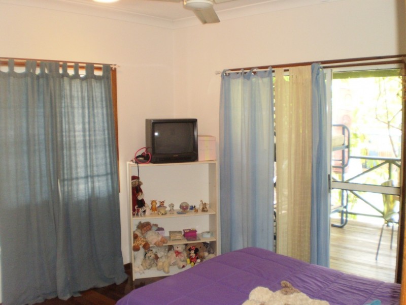 25 Yates Street  Nelly Bay, Magnetic Island QLD 4819