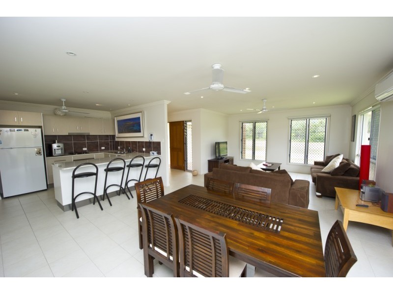 11 Pandanus Drive  Horseshoe Bay, Magnetic Island QLD 4819