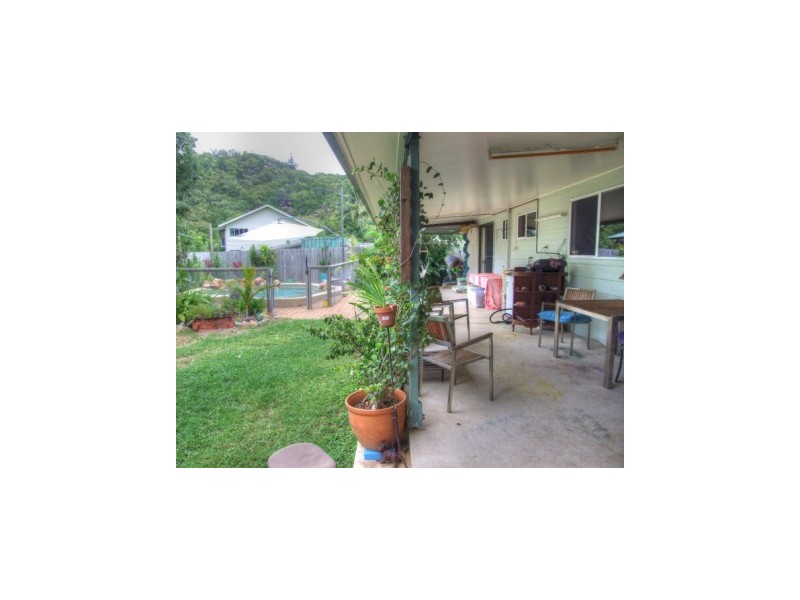 4 Bay Vista Court Horseshoe Bay, Magnetic Island QLD 4819