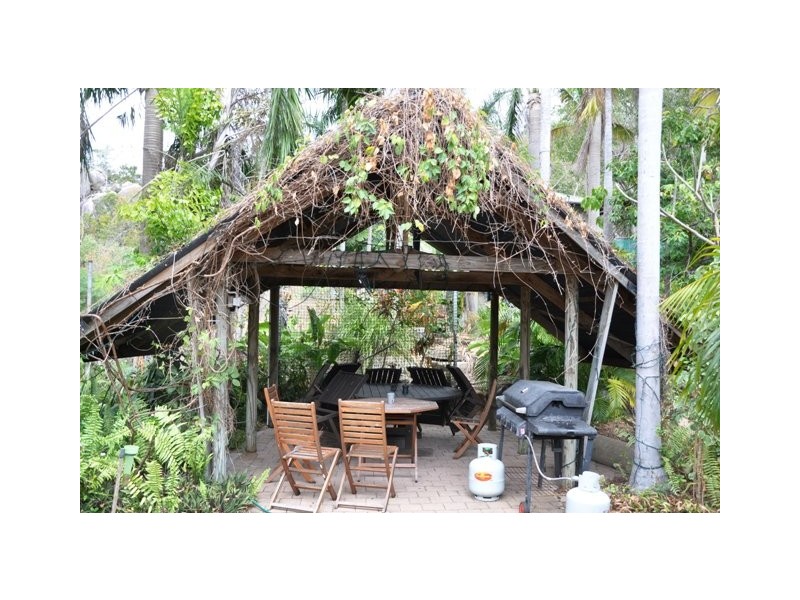 16 Yule Street PICNIC BAY, Magnetic Island QLD 4819