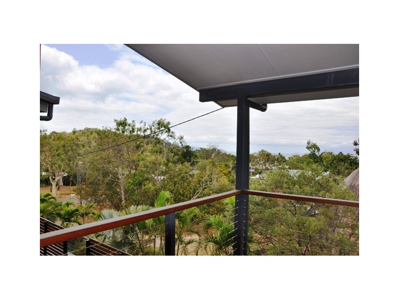 1-5/20 Yule Street PICNIC BAY, Magnetic Island QLD 4819